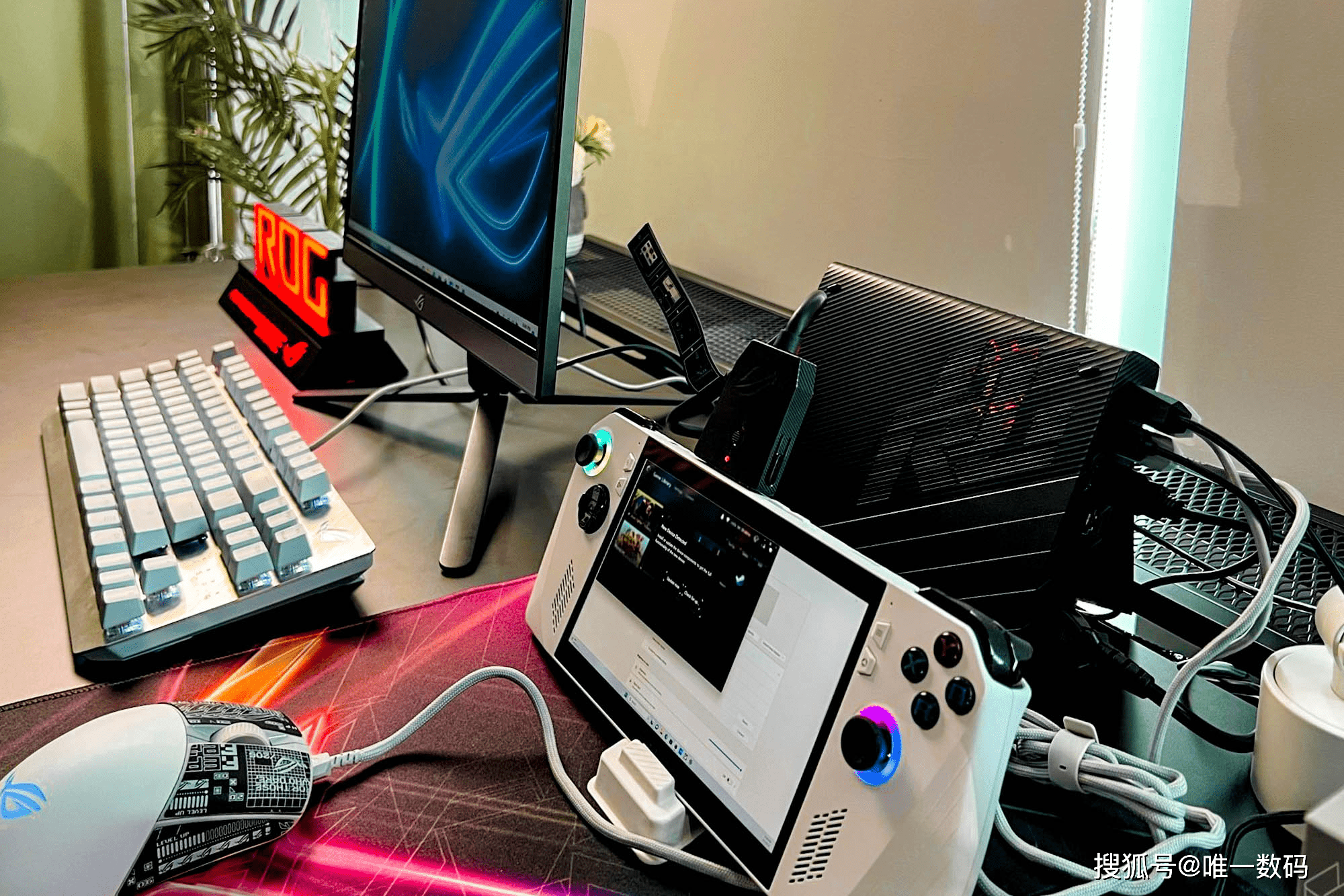 ：强悍的 Windows 掌机新选择九游会自营ASUS ROG掌机评测(图1)